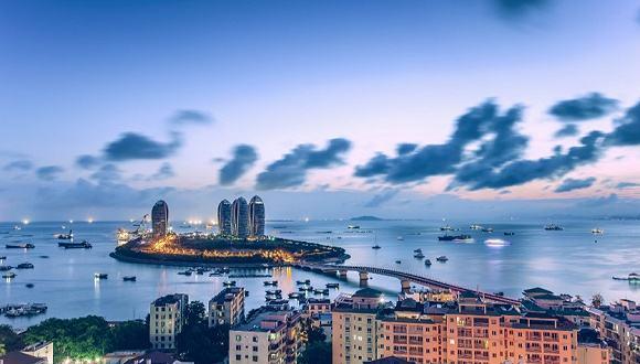 2025香港正版資料免費(fèi)盾1，香港正版資料免費(fèi)盾，揭秘未來趨勢(shì)的預(yù)測(cè)報(bào)告